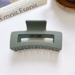 Green Bulk Hairpin Headpiece Elegance - Image 4